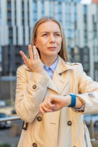Leia mais sobre o artigo Por que o Modelo 4 Dias de Trabalho Está Dividindo Gigantes Corporativos? Descubra o Que Ninguém Quer Te Contar!
