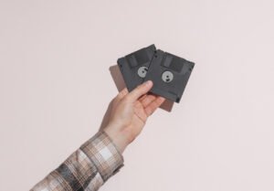 Leia mais sobre o artigo Desbloqueie o Potencial do Vídeo Curto: Como Conteúdos Relâmpago Estão Multiplicando Engajamento e Vendas Com Poucos Segundos
