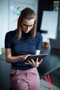 Leia mais sobre o artigo Desvende o Poder das Estratégias de Marketing Digital Baseadas em IA para Criar Experiências Ultrapersonalizadas que Convertem Instantaneamente