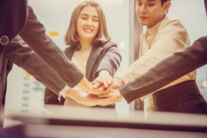 Leia mais sobre o artigo O Lado Oculto da Cultura Corporativa: Como Empresas Estão Sabotando o Talento e O Que Aprender com Isso para Não Repetir